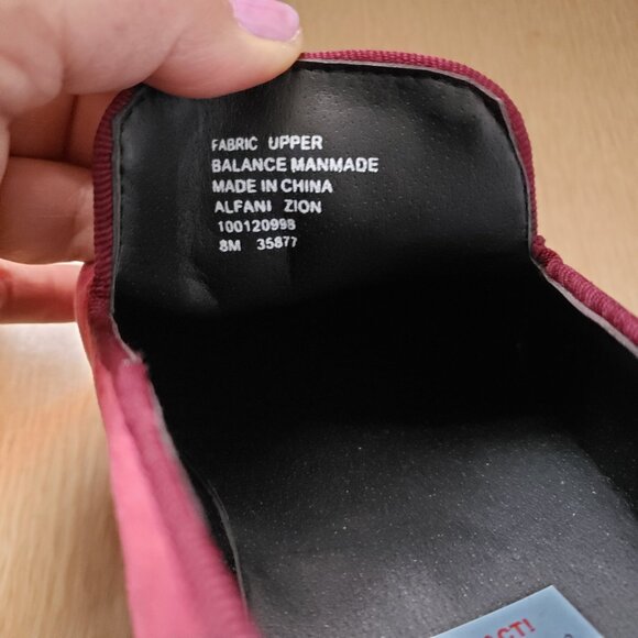 BNWT ALFANI Red Padded Zion Round Toe Slip On Loafers (8) - Picture 2 of 8